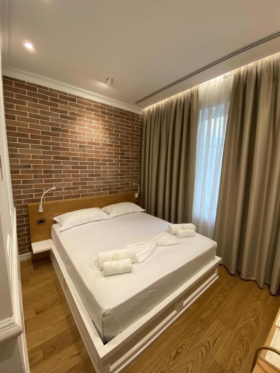 Crown Boutique Hotel Durrës 外观 照片