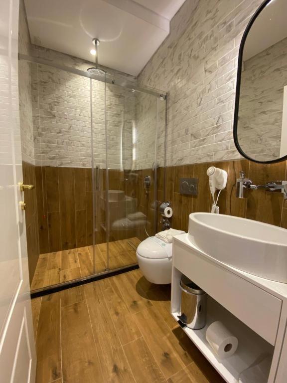 Crown Boutique Hotel Durrës 外观 照片