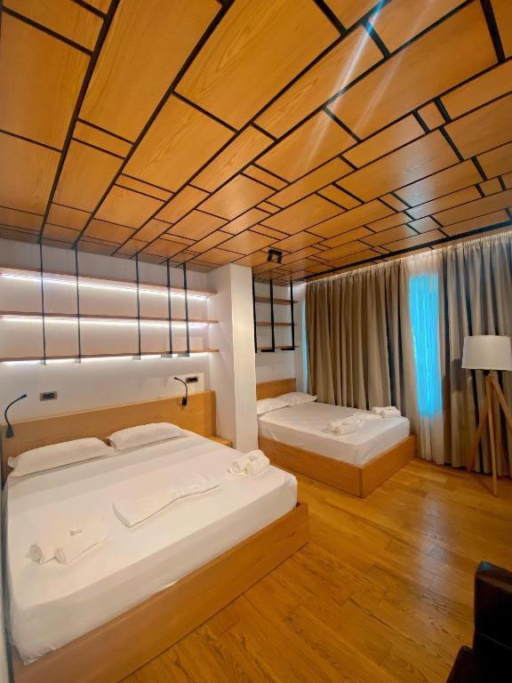Crown Boutique Hotel Durrës 外观 照片
