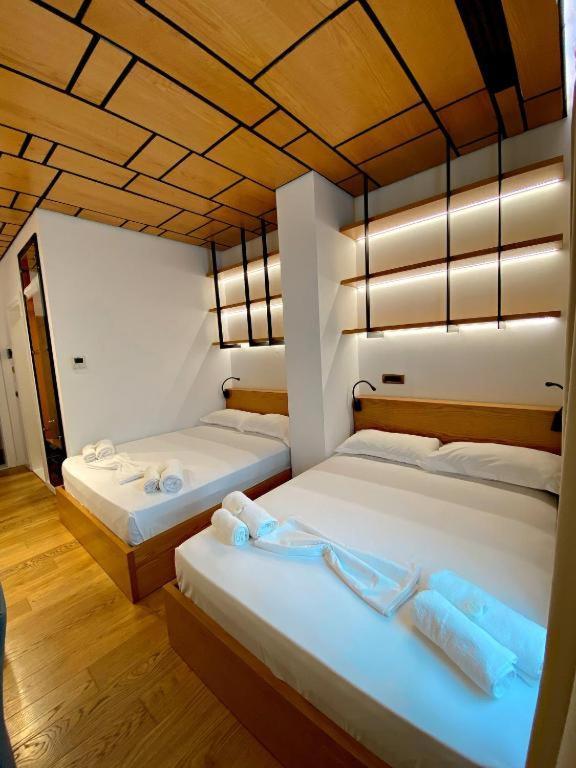 Crown Boutique Hotel Durrës 外观 照片
