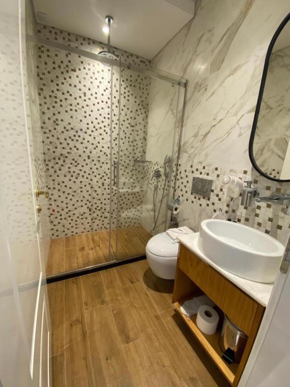 Crown Boutique Hotel Durrës 外观 照片
