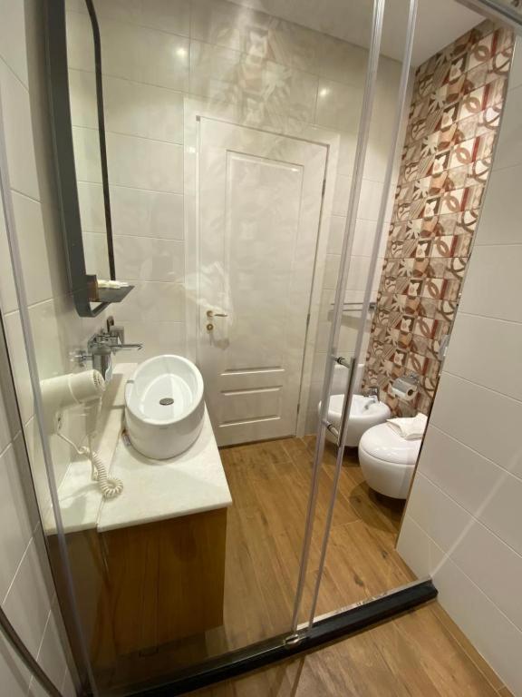 Crown Boutique Hotel Durrës 外观 照片