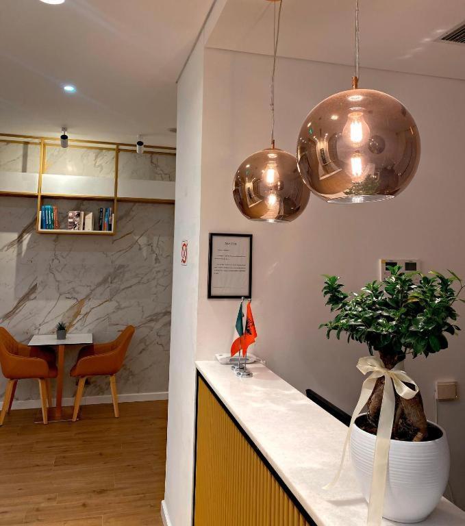 Crown Boutique Hotel Durrës 外观 照片